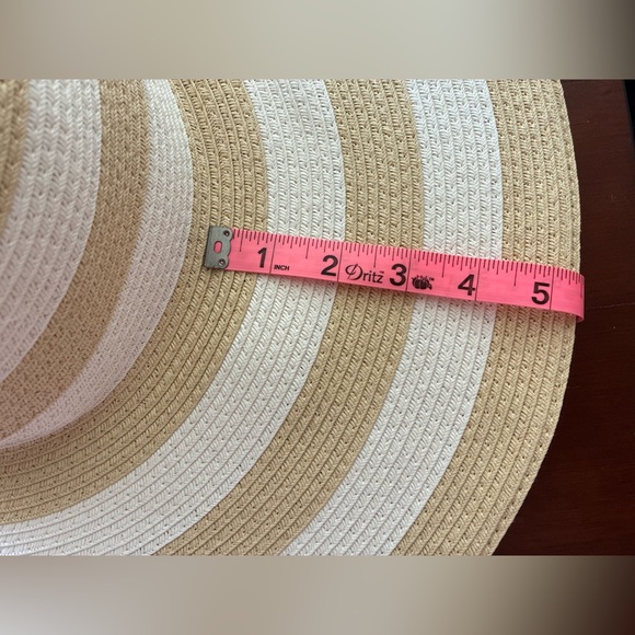 Shade & Shore Wide Brim Sun Hat in Tan and Cream - Picture 4 of 4